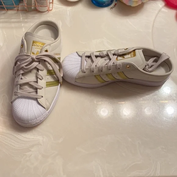 Women’s Adidas Clog Sneakers - Picture 2 of 6